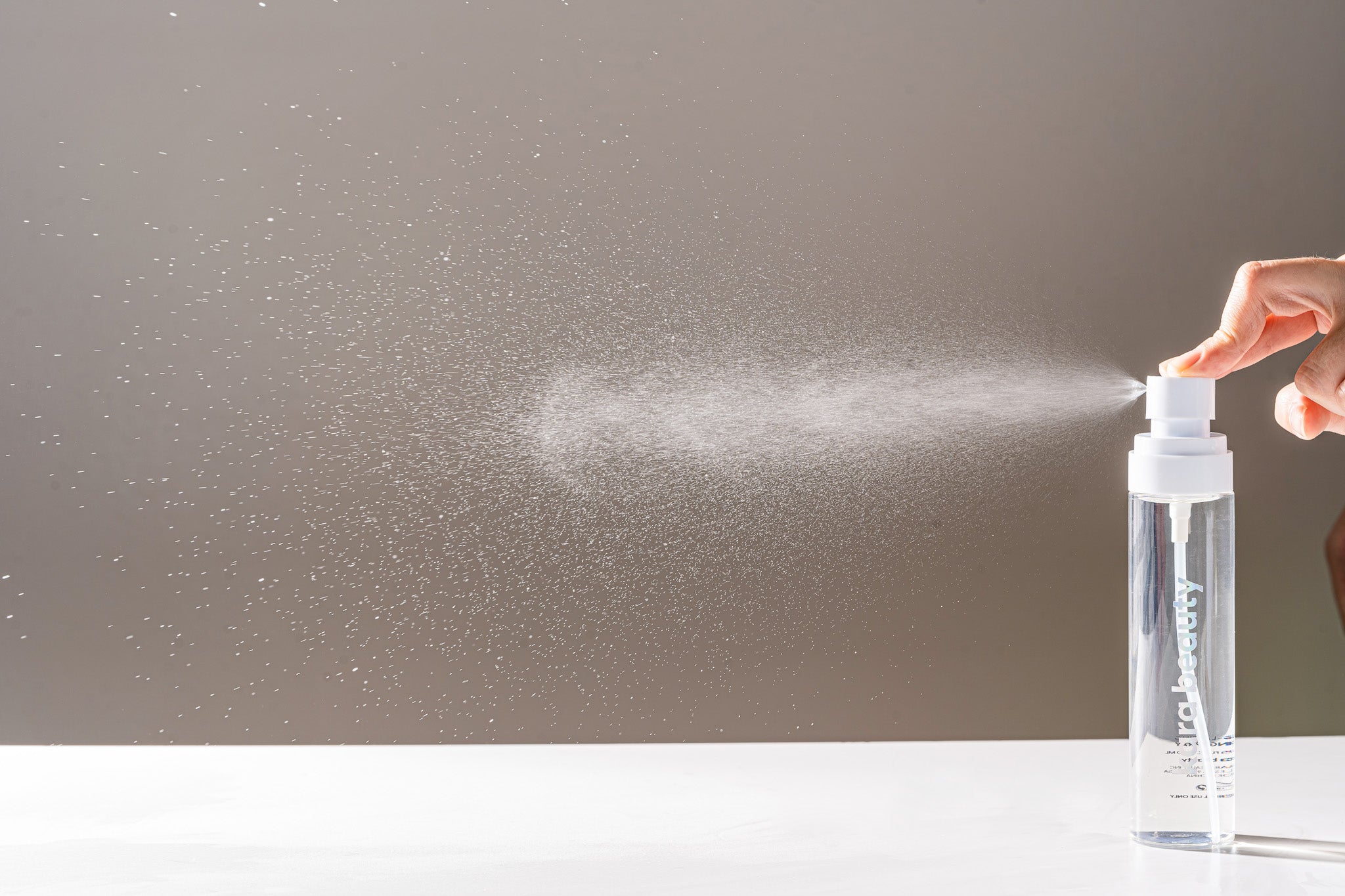 ESSENTIALS Full Size Long-Lasting Setting Spray