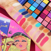 Free Spirit, Wild Heart Duo eyeshadow palette  swatches