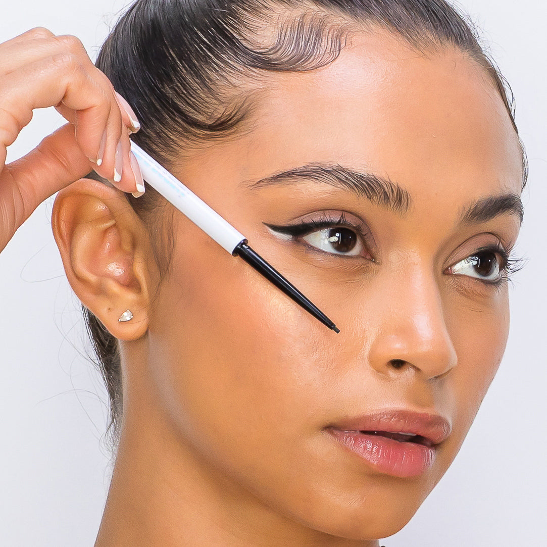 ESSENTIALS Pro Liner - Black