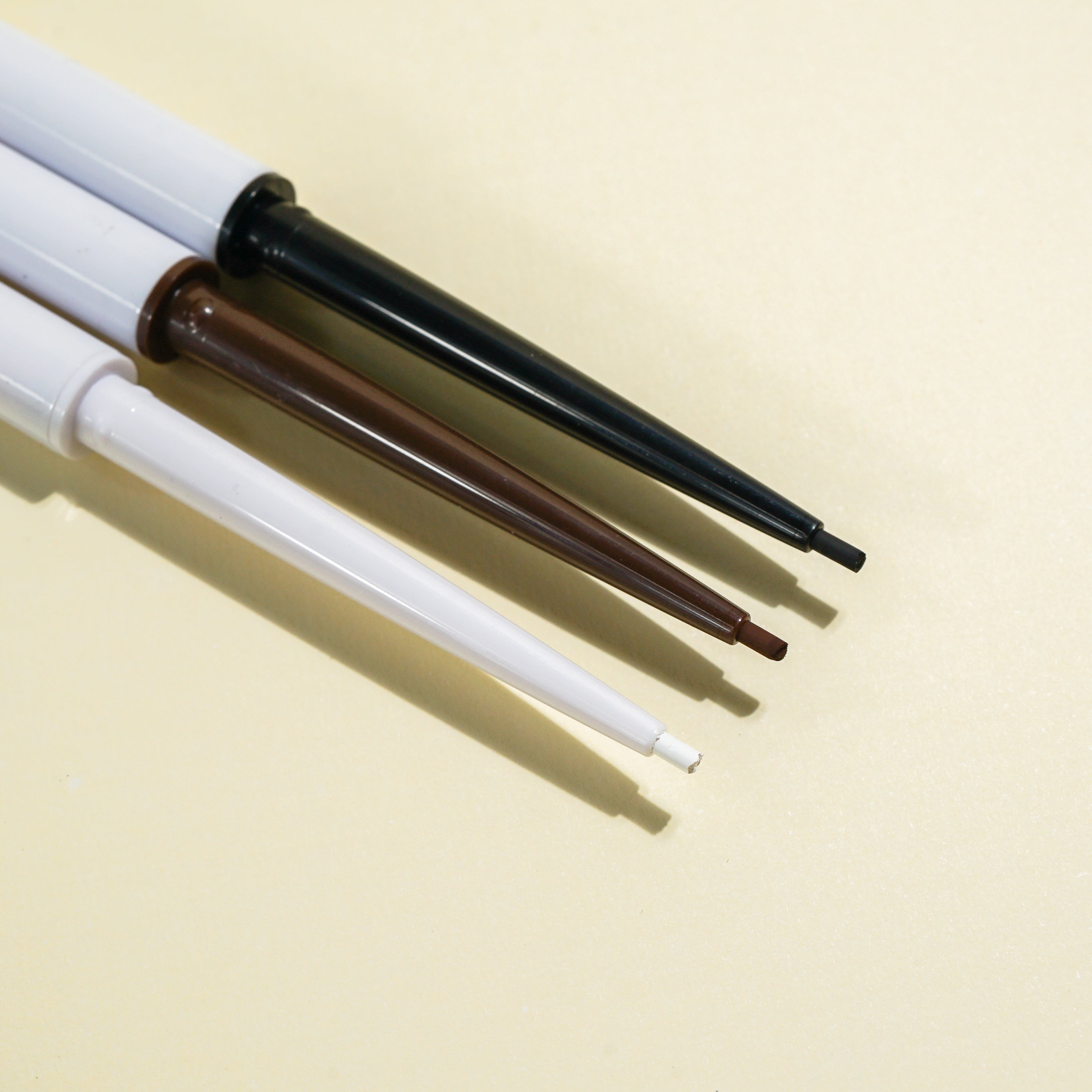 ESSENTIALS Pro Liner - White