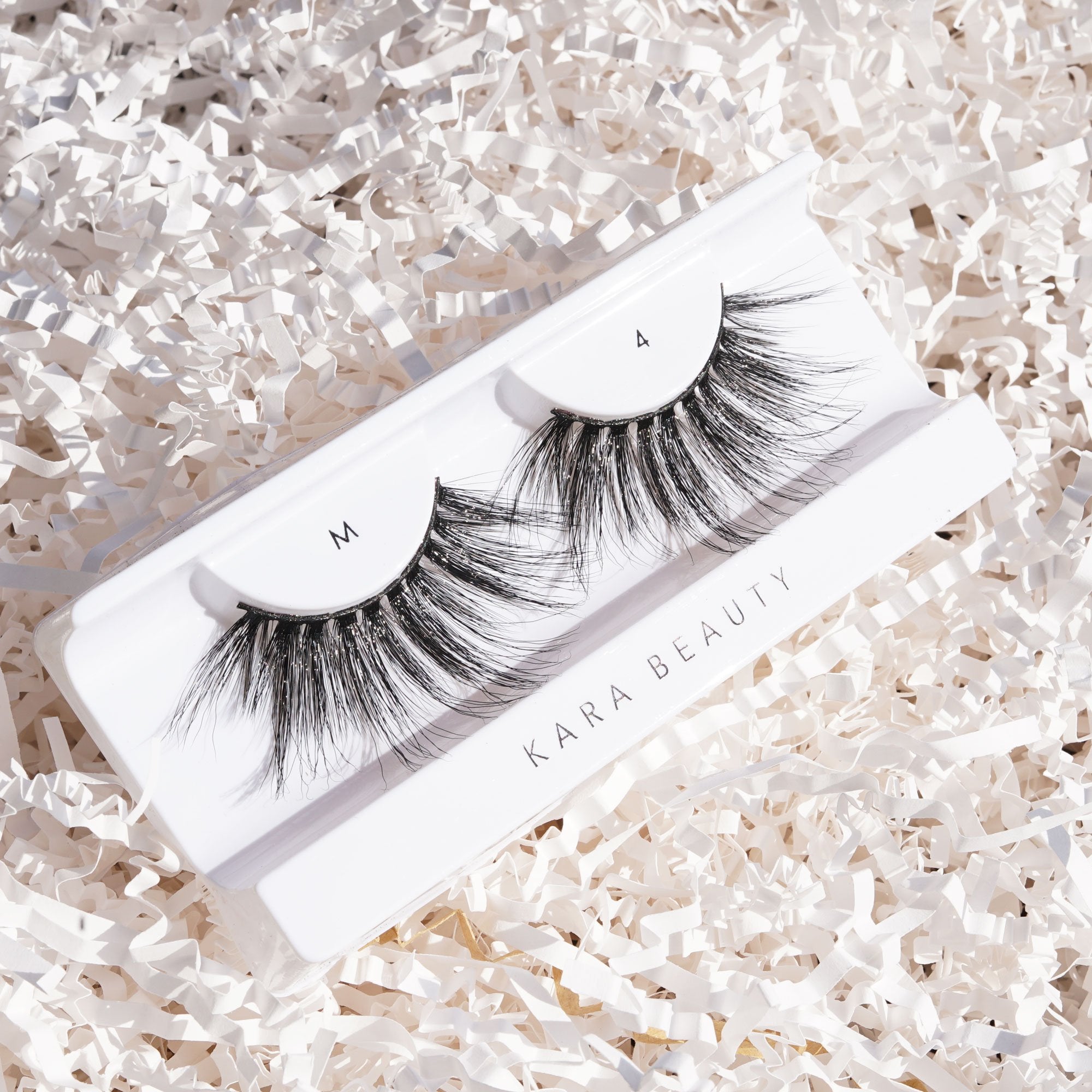 Kara Beauty style M4 25mm 3D faux mink lashes close-up
