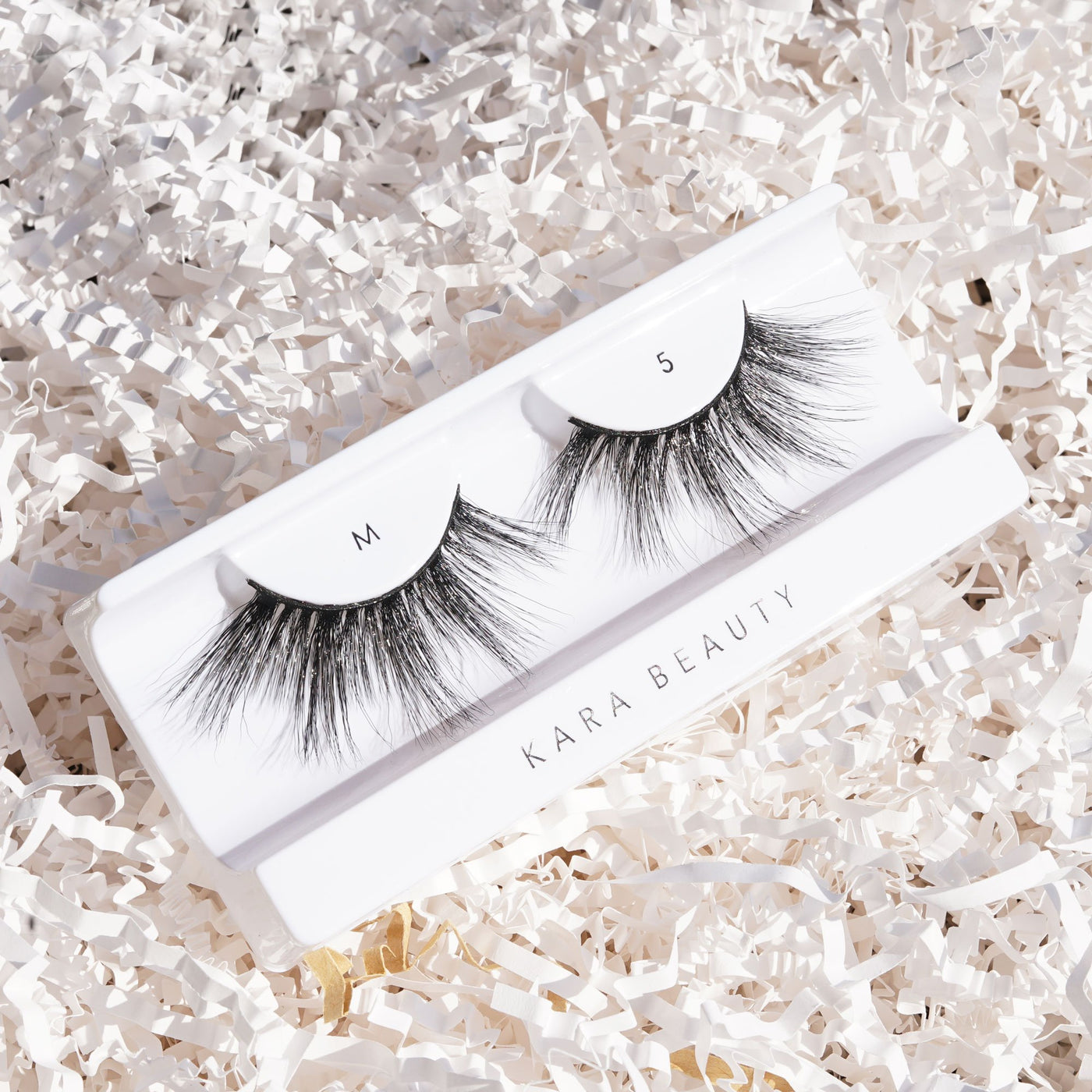 Kara Beauty style M3 25mm 3D faux mink lashes close-up