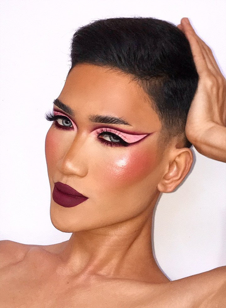 Eyeshadow look on influencer using Kara Beauty's Capricorn palette