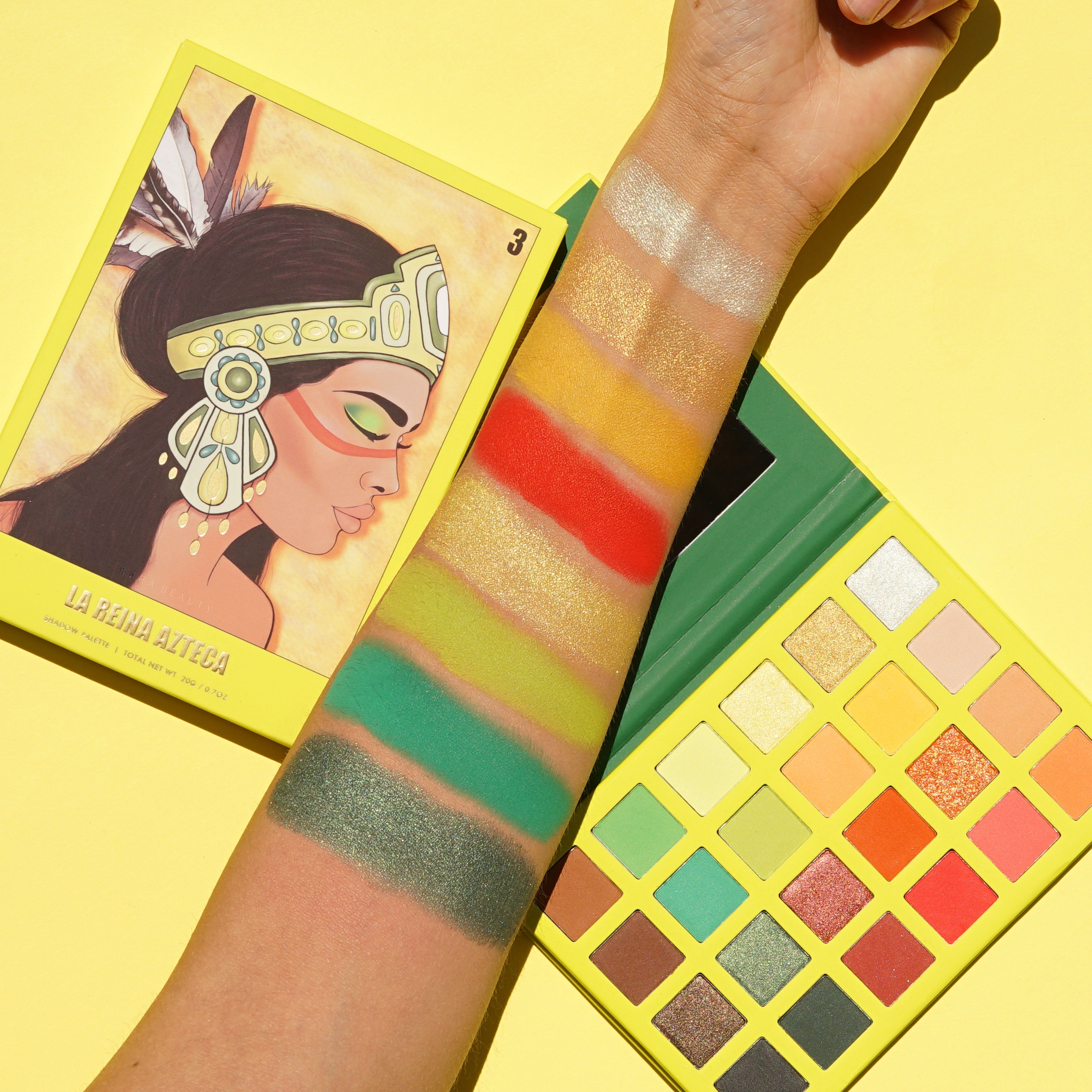 La Reina Azteca 24 color eyeshadow palette swatches