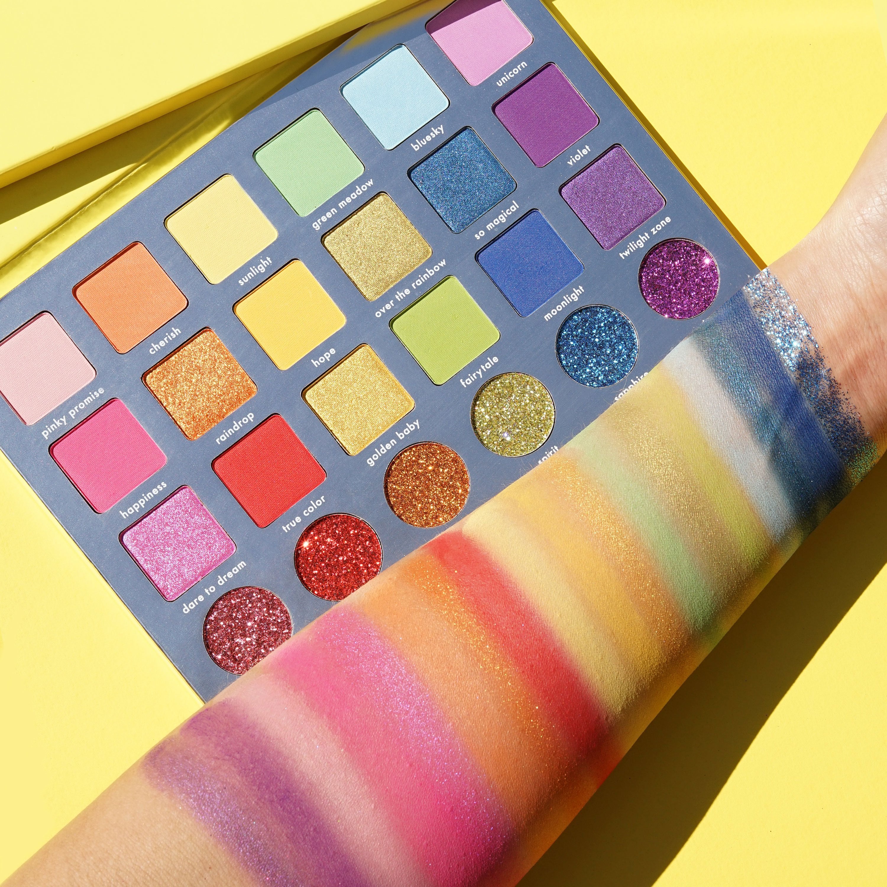 Kara Beauty's Across the Rainbow 24-Shade multi-fish shadow palette - Swatches