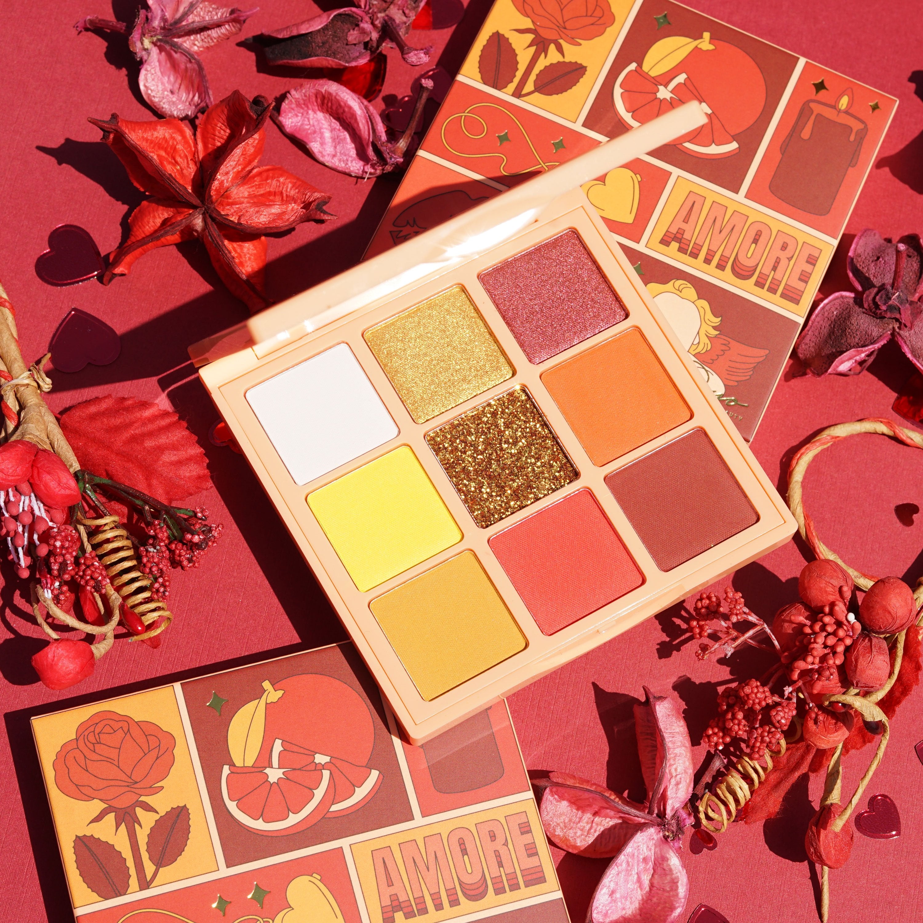 ES122 Amore 9 pan mini vegan eyeshadow palette with props