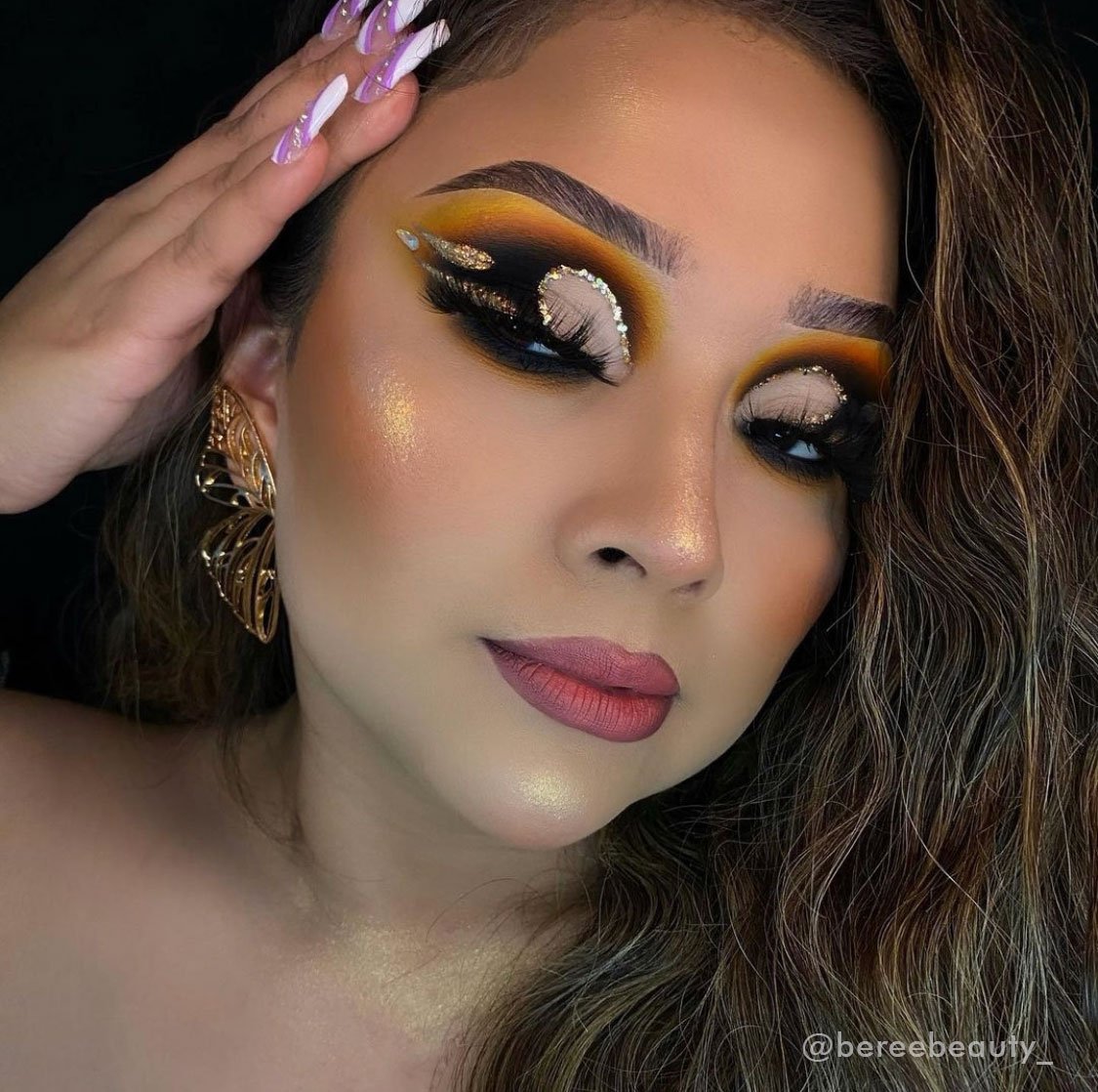PRO16 Cleo Queen eyeshadow palette look on influencer